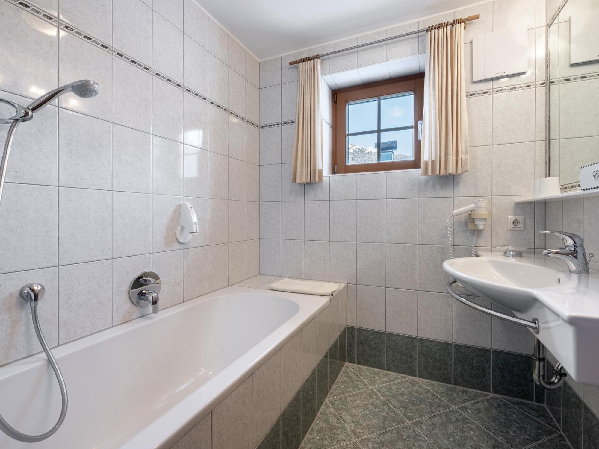 Hotel Garni Europa Sankt Anton am Arlberg Luaran gambar
